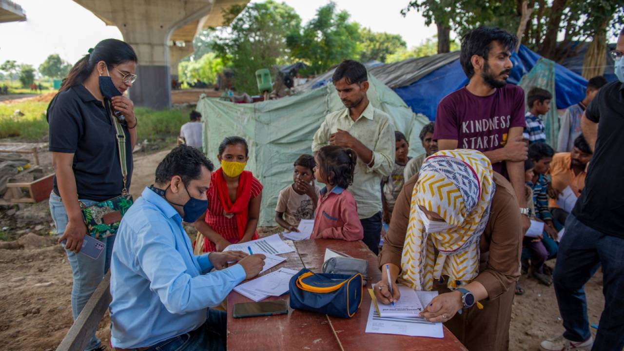 Aasra Foundation Besaharon Ka Sahara